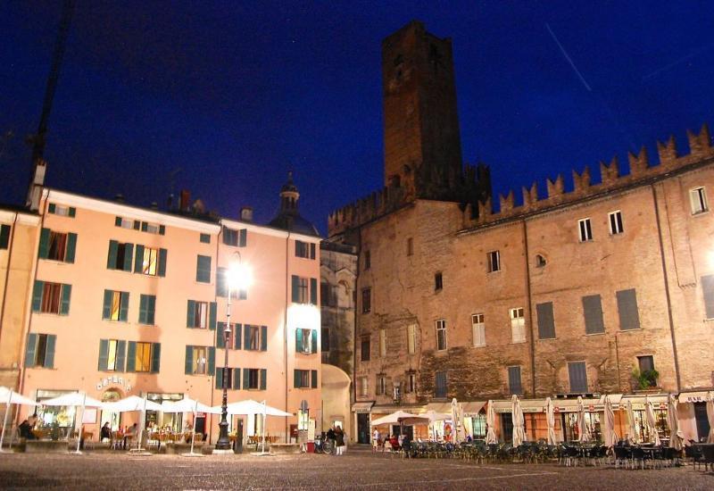 Hotel Due Guerrieri Mantova Exteriér fotografie